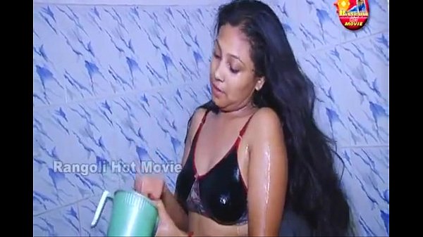 Bathroom Desi Video - Boyfriend Ne girlfriend Ke Bathroom me Kiya Romance - Hindi B Grade Movie 2016