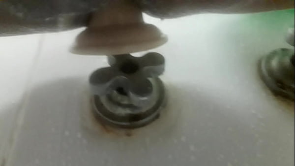 Download Video - Pajeandome con mi consolador  en la ducha