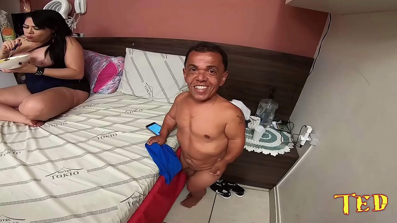 El regreso del enano Zezinho Teves con mucha putada tras bambalinas - Soraya Carioca - Mirella Mansur - Natasha Sub - Jhonny Gab - Curva Black
                        latina pornstar brazilian tattoo amateur big tits big cock muchos negros