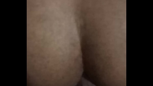 Gémissements Savoureux Dans Les Rouleaux Du Japonais