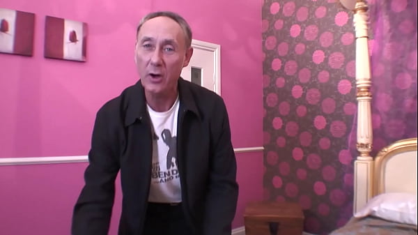 Darryl Hanah is horny and in the mood for cock