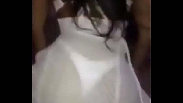 Minha mae dançando de camisola