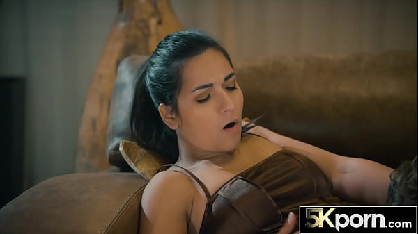 Download Video - 5KPORN TIght Italian Babe Moona Snake