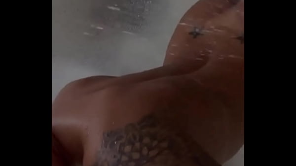 Vem tomar banho comigo amor ?