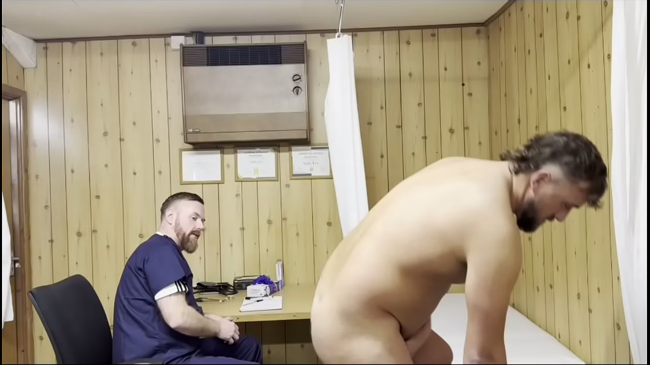 Gay Tradie got caught wanking with hardcore rimming!