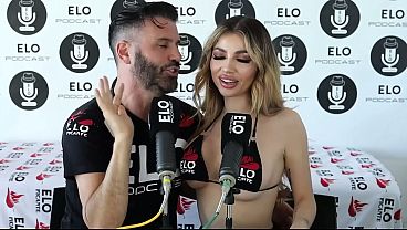 Download Video - Veve Valencia se traga toda la lechita&excl;
