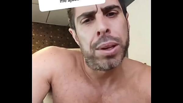 Manda aí pro seu amigo q só quer saber da Amante ... pra ele entender q alguem está mexendo nas gavetas dele !!!