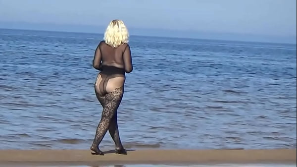 Black Style- Flashing on the beach