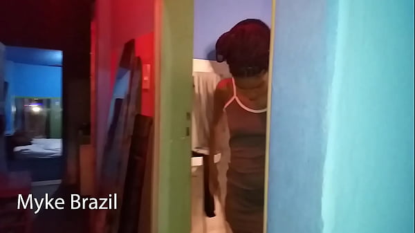 I took the naughty brunette to a party at the nightclub on my friend. There was a lot of bitching, sex, get her in whatever way she gave it and rolled very tasty.