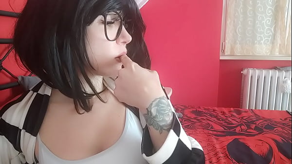 Ginger beauty picks up a stranger before taking her home to lick her cunt