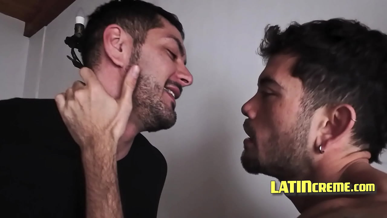 Primos cachondos se follan a un desconocido latino cachondo
                     anal hardcore latin amateur threesome spanish mexican latino twinks bareback hispanic anal sex gay blowjob gay anal latino men hardcore latino muchos negros