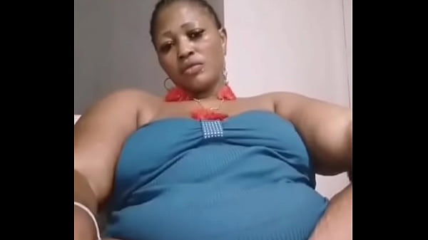 Chupando suave y lento hasta que me llene la garganta de leche