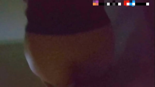 I took advantage of the fact that my neighbor was against the window frame and penetrated her ass while the neighbors realized that we were fucking (we had to hide)