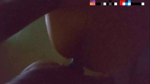 I took advantage of the fact that my neighbor was against the window frame and penetrated her ass while the neighbors realized that we were fucking (we had to hide)
