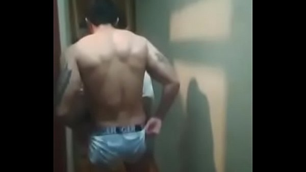 Download Video - MI HERMANASTRO Y YO FOLLAMOS AL VECINO