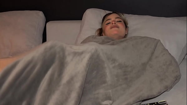 Download Video - Big-assed stepdaughter shares bed with her BBC stepfather and they end up fucking in secret