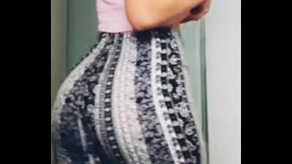 Mi novia me enseña su culito