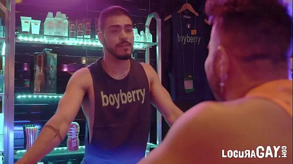 LocuraGay - Mazza, Jimy and Valentino Sistor in a threesome at the Boyberry