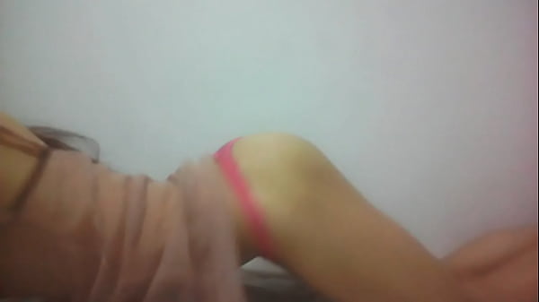 Jovencita flaquita busca hombre amoroso besucon...