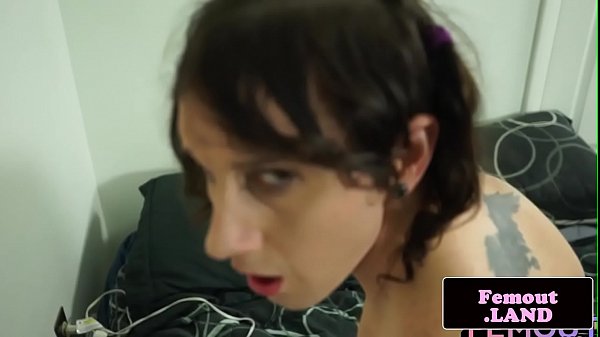 Masturbating trap toying her ass deeply