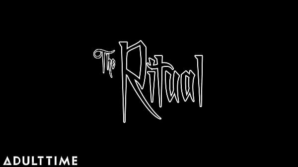 ADULT TIME Hot Goth Lesbians Jessie Lee & Sheena Rose Eat Ass & Scissor