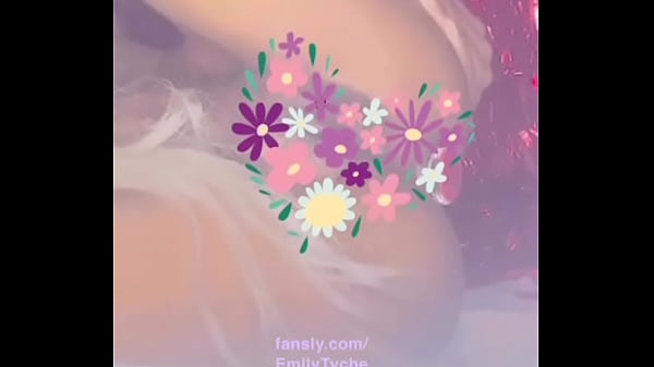 Cute Asian babe buttplug