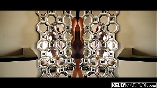 Download Video - Perfect MILF Lexi Luna Filled With Jizz in her Shaved Cunt