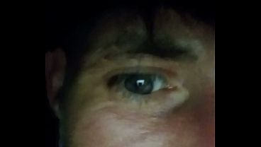 Englishbulls eye to eye 10 sec