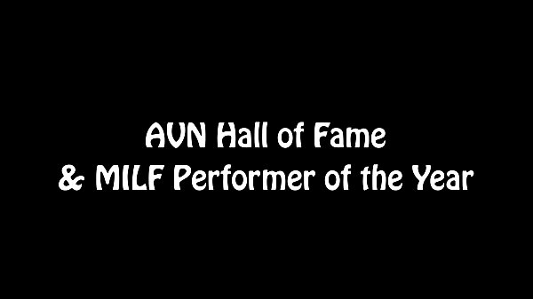 Milf Julia Ann Loves To Suck Cock!