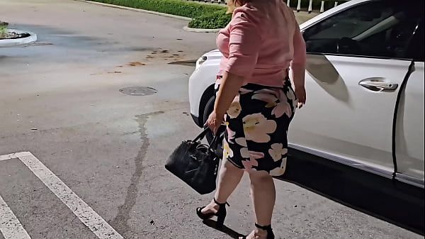 Met a stranger at night in the parking lot, let him fingered my pussy under my dress & fucked me
