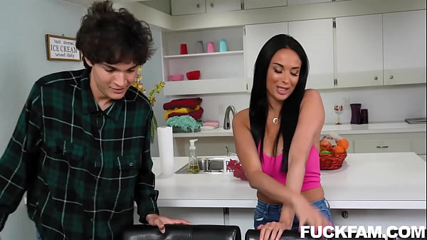 Stepmom Anissa Kate Gave Handjob and Boobjob to her stepson