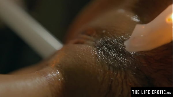 Download Video - Sexy brunette squirting as she fucks herself with a lit candle