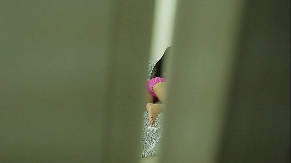 WOMAN AND HIDDEN FILMED PLAYING A SIRIRICA