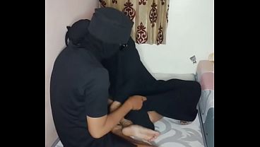 Veiled girl cheats with private driver
