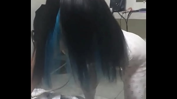 I hate reggaeton, but if they're shaking your ass like that, it's different.