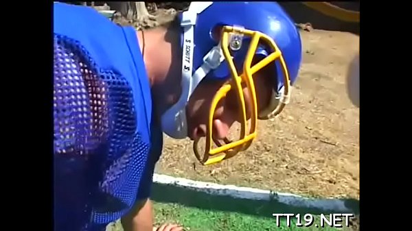 Captivating brunette Maria cums while riding