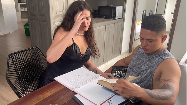Mi compa&ntilde;era de la universidad resulto ser una puta muy traviesa al saltar sobre mi verga - Dilan Clavijo