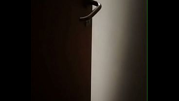 Brianasuarez - Mi padrastro me espia mientras me toco