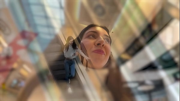 Katty WETTING jeans and pee in the Shopping mall