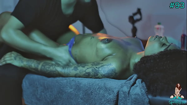 Morena veio receber massagem at&eacute; n&atilde;o aguentar mais