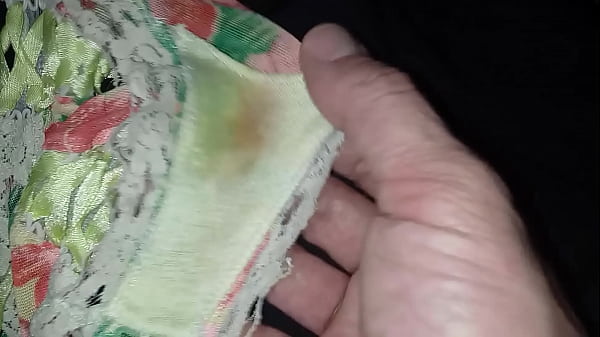 Download Video - Smelling Dirty panties