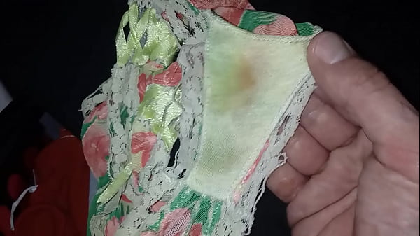 Download Video - Smelling Dirty panties