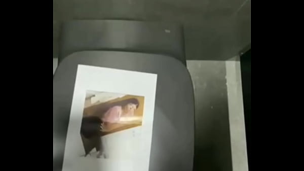 Cumshot Auf Carlas Gesicht