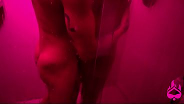 My hairy girlfriend gave me a blowjob in the shower while we listened to indie music 27 sec