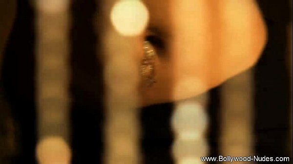 Seductress Indian MILF Dancer