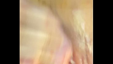 frotar mi humedo clitoris en primer plano