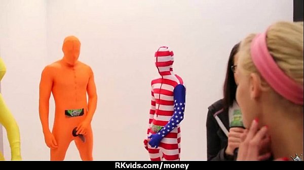 Amateur girl accepts cash for sex from stranger 7