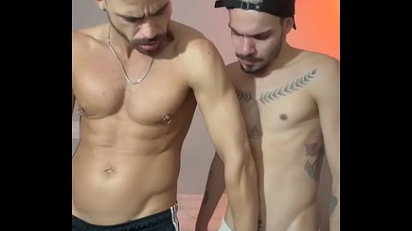 Ele me enchendo de rola e eu gozando gostoso