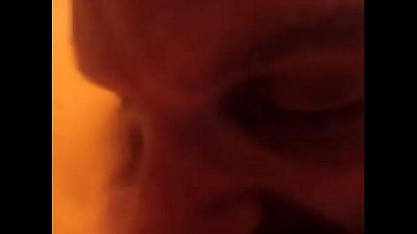 thumb pussy eater