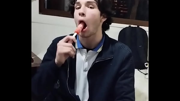 Anthonyarc Se Salit Avec Une Glace (Le Timide)